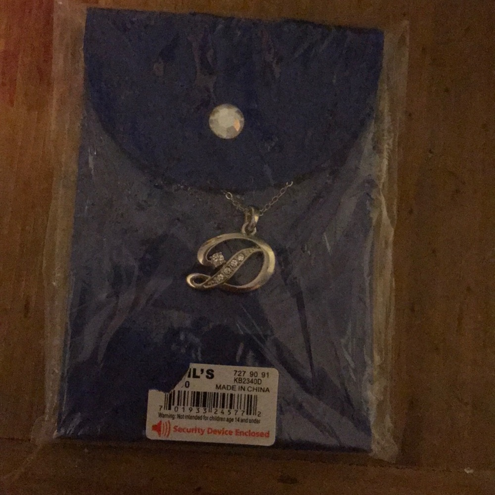 D necklace